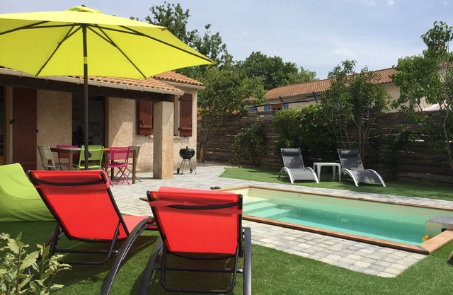 Saint Maime: Small villa (50m2) with swimming pool at the foot of the Luberon