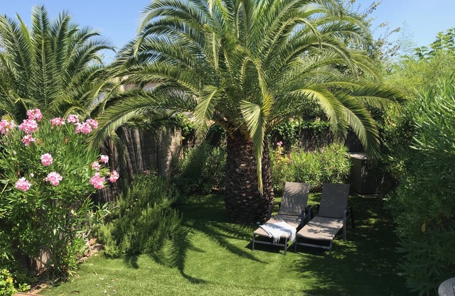 SAINT-TROPEZ IN PEACE, CHARMING AIR CONDITIONED HOUSE