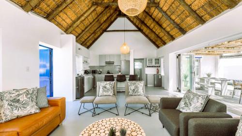 Salt and Serenity Seaside Cottage - Langezandt