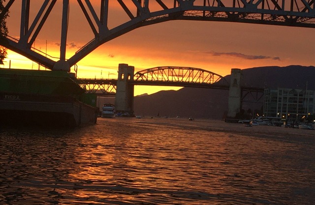 Salt Life - Stunning 2 bdrm boat at Granville Island for stays - also charters.