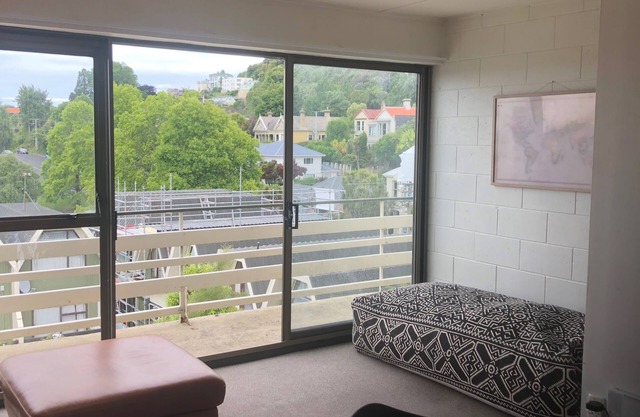 Saltbox | Inner city abode