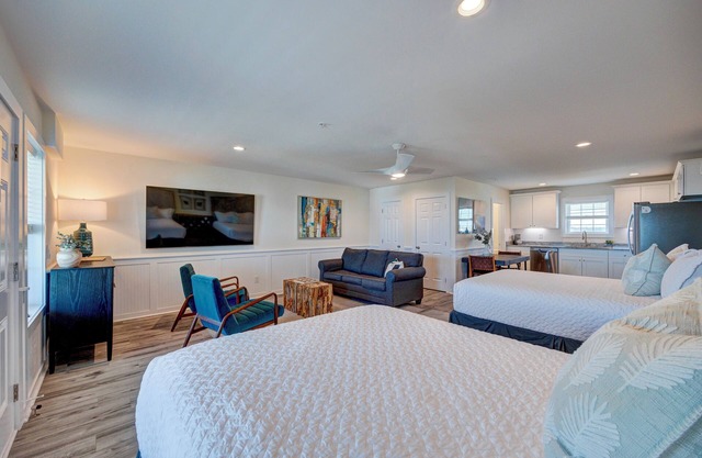 Saltwater Suites, 305 Queen 3rd Floor