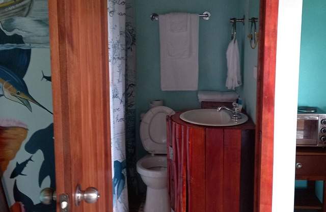 Salty Air: Ocean View Studio perfect for a couple wanting a romantic getaway.