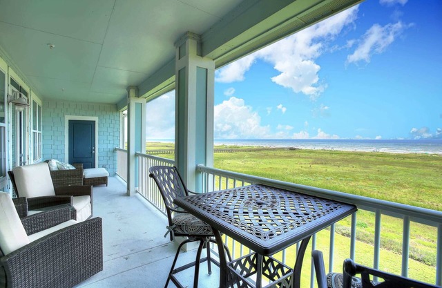 Salty Air Retreat - Fabulous Beach Views - Brand New Elevator