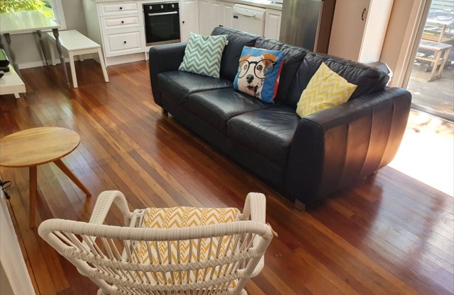 Salty Dog Cottage - Pets Welcome - 400m to Kings Beach