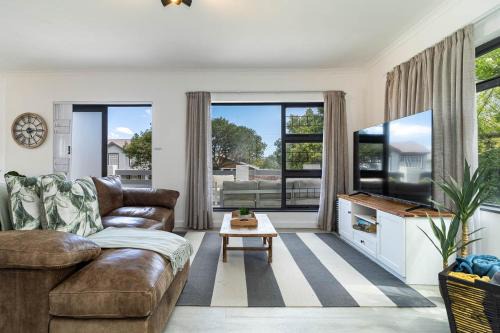 SAM's - Sea And Mountain