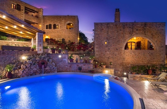 Samonas Traditional Villas whith breathtaking views. 5 maisonettes
