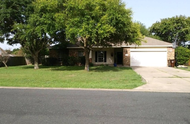 Samsung Close - Estate Home- Quiet Neighborhood Trucks OK 6 Beds+Sleeper Sofa
