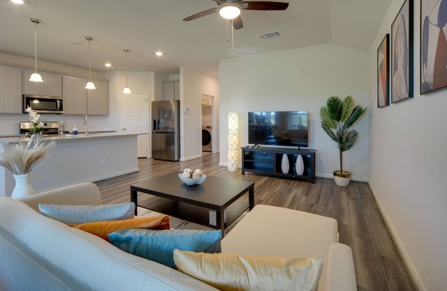 San Antonio Getaway w/ Private Yard & Smart TV