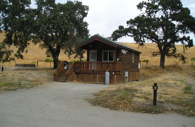 San Benito Camping Resort One-Bedroom Cabin 8