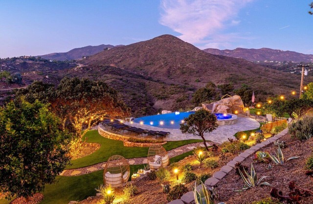 San Diego Serenity Hills Infinity Pool Spa Pickleball