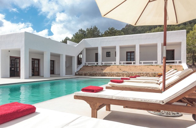 San Josep 6-Bed Villa, Sleeps 14, Pool & Sea View