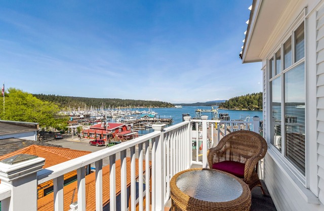 San Juan Island, Yakima Suite #1901