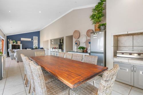 San Lameer Villa 14201 - 5 Bedroom Superior - 10 pax - San Lameer Rental Agency