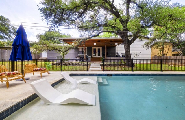 San Marcos 5BR Retreat Pool Near TXST & River