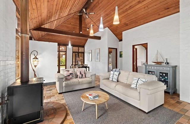 Sand at Broulee managed by Batemans Bay Accom