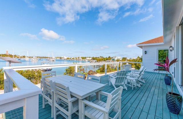 Sand Lily - BRAND NEW Three Bedroom Home With Dock On Hope Town Harbour