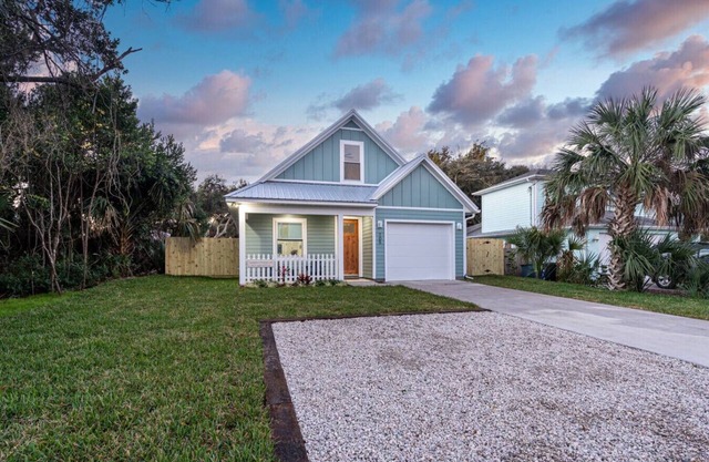 Sand Pail Beach Cottage 3/2.5 +loft & heated pool