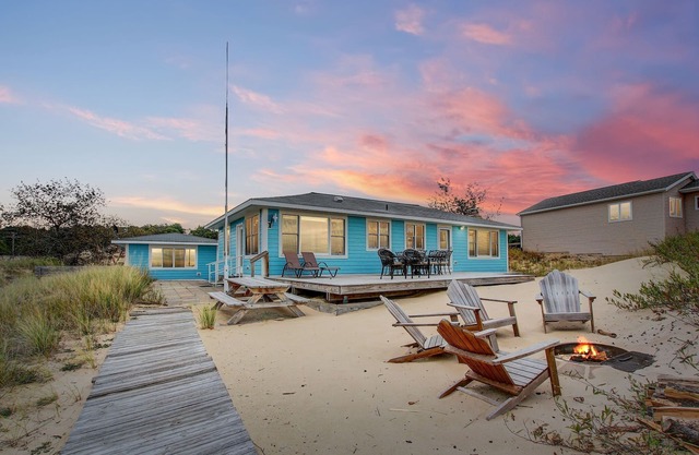 SandcastleNorthport Lake Michigan HAS MOVED!nSame Beach bigger house VRBO4684220