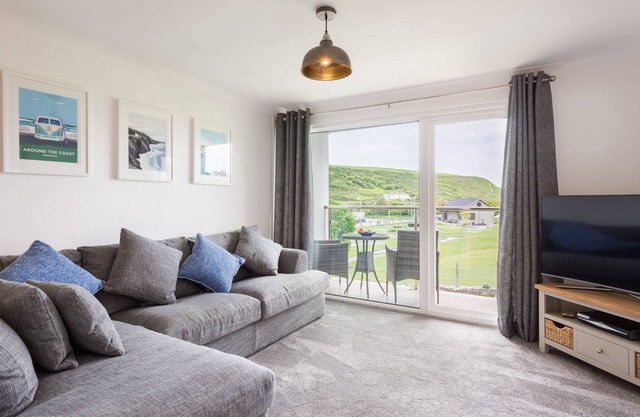 Sandcastles offers a delightful two-bedroom self-catering apartment