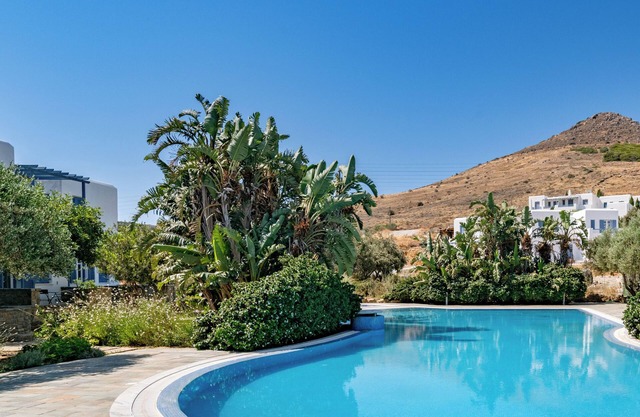 Sanders Paros Gardens - Cozy 1-Bdr Apt w Patio