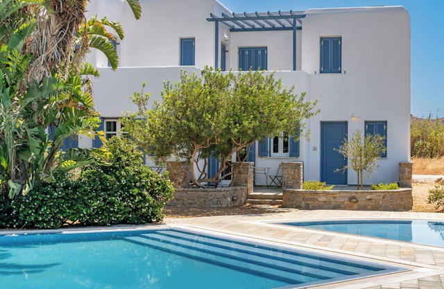 Sanders Paros Gardens - Sleek 1-Bdr Apt w Patio