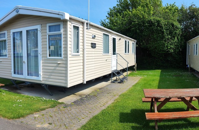 Sandpiper - 6 berth caravan at Copthorne Caravans