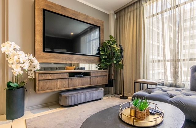 Sandton Smart Apartment Thirteen