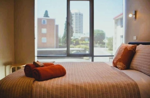 Sandy Bay Unit next to Casino, 5min to CBD