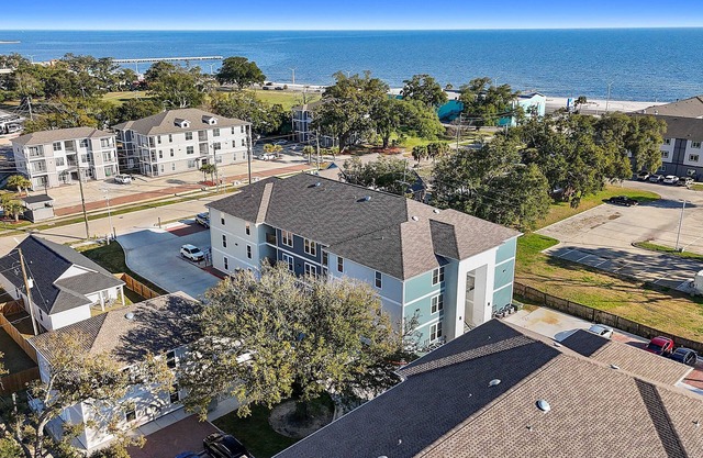 Sandy Beach 2 Bed Apt.