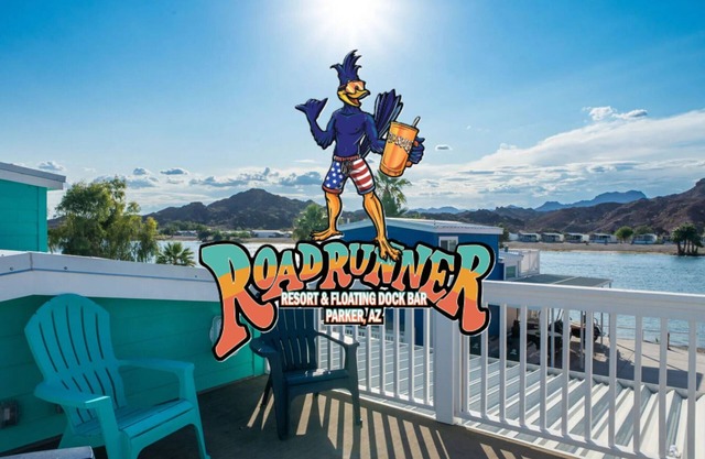 Sandy Cheeks, Deluxe Rive Views, Roadrunner Resort