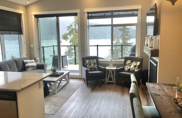 Sandy Feet Retreat- Port Renfrew