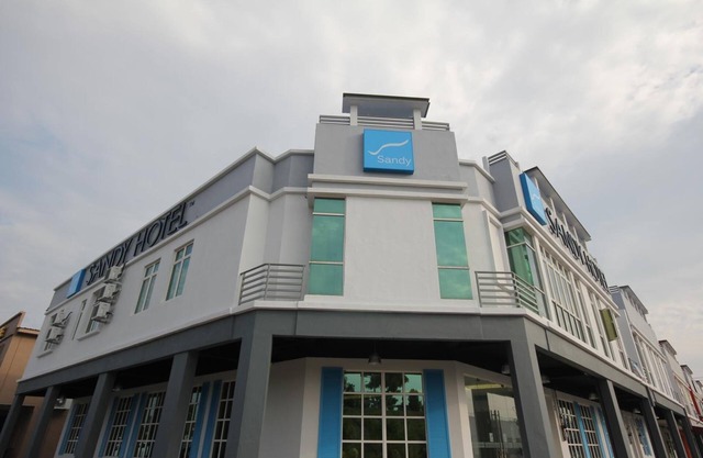 Sandy Hotel