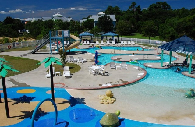 Sandy Paws Townhouse, Private Mini Water Park, Dog Friendly!