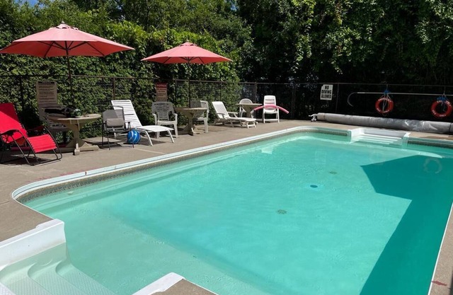 Sandy Shore Cottages Luxury Lake Front Resort (2 bdr Cottage# 3)