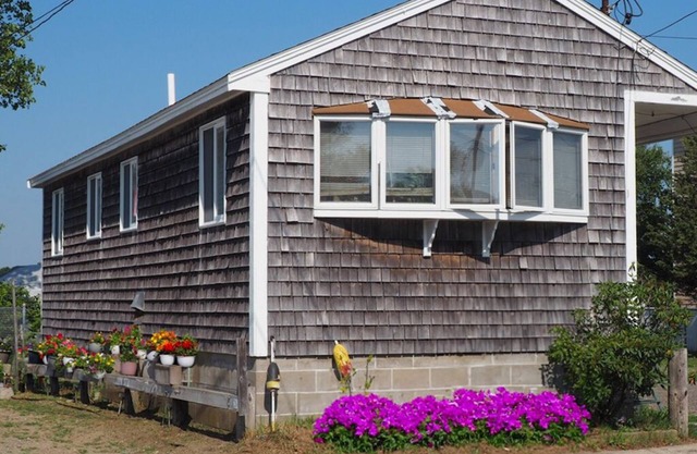 Sandy Toes Salisbury Beach Cottage