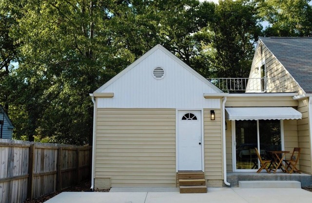 Sanford Suite Retreat - B&B near Downtown