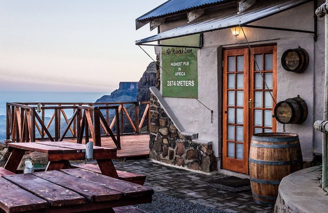 Sani Mountain Lodge