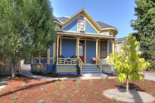 Santa Barbara Classic by Paradise Retreats