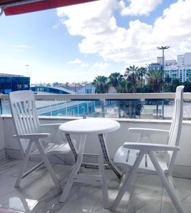 Santa Catalina Beach Flat by Canary365