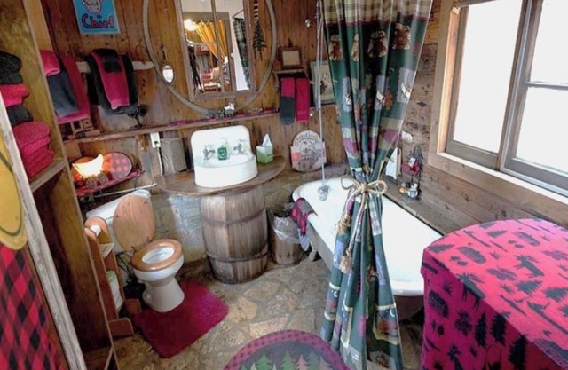 Santa Fe Railcar Cabin - River Access