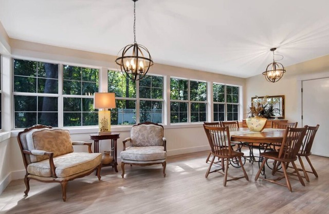 "Santini Cottage" WELCOME MARINE BOOT CAMP GRADUATE FAMILIES!