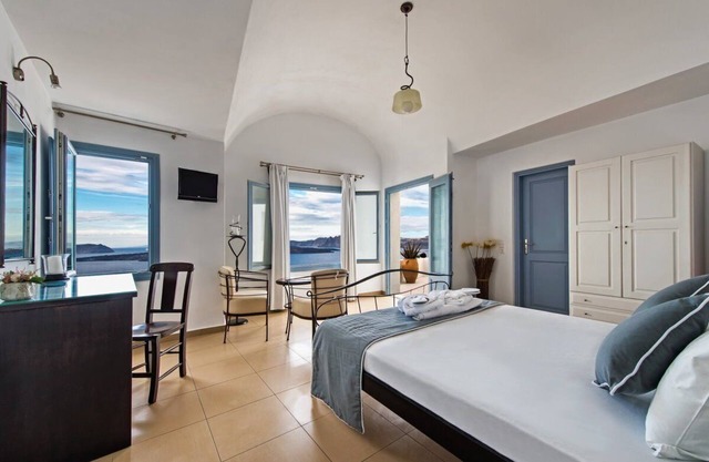 Santorini Akrotiri Superb Sea View Shared Pool