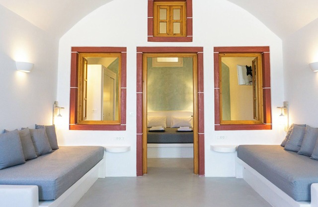 Santorini Superior Cave House (1)