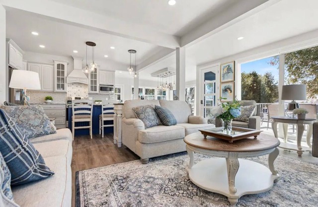 Sapphire Star in the heart of Sturgeon Bay - Door County WI