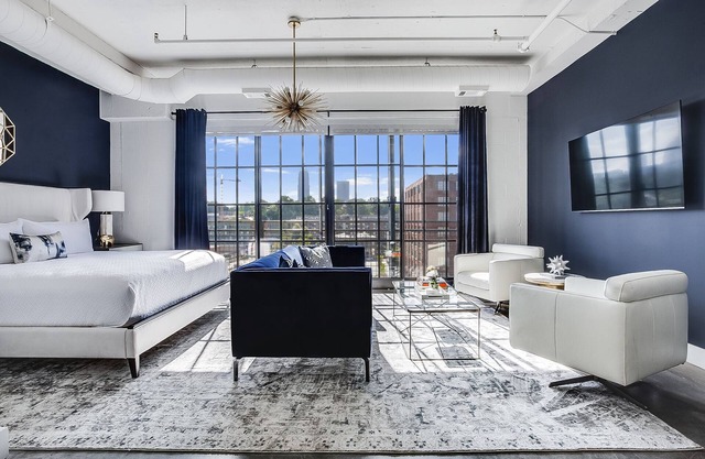 Sapphire Studio by Atlanta Luxury Rentals