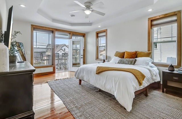 Saratoga Lakeside Lookout|9 Beds|EV Charger|Views