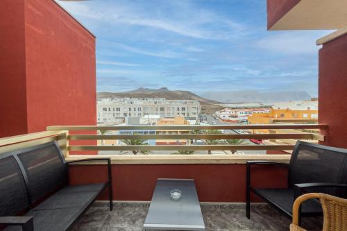 Sardina Balcony Flat - 2 min walk to beach