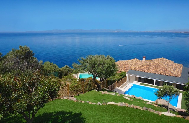 Sardinia luxury villa with private pool and wonderful sea view!