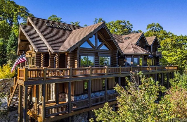 Satulah Vista: Luxe cabin with stunning views minutes from downtown Highlands